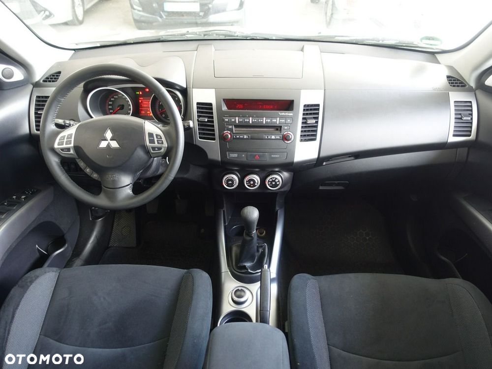 Mitsubishi Outlander 2.4 4WD Inform - 20