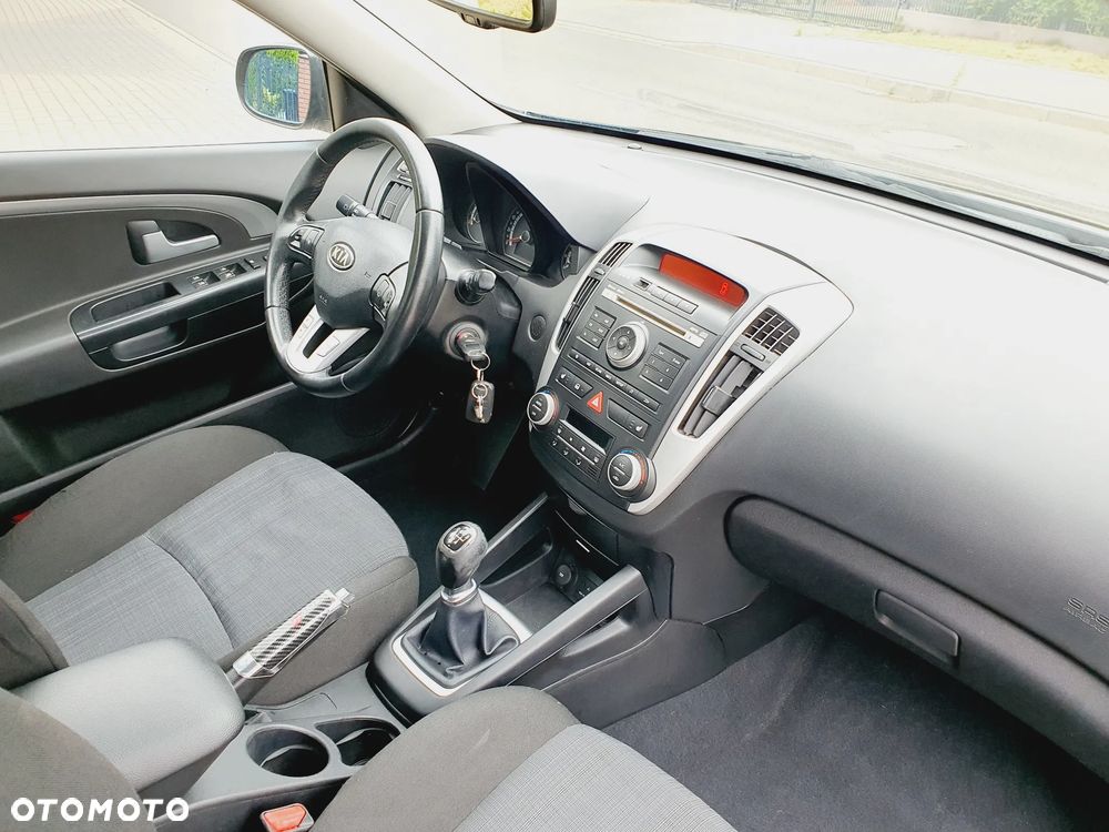 Kia Ceed 1.6 CVVT Spirit - 28