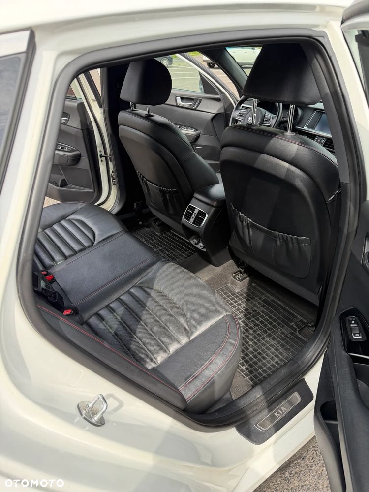 Kia Optima - 11