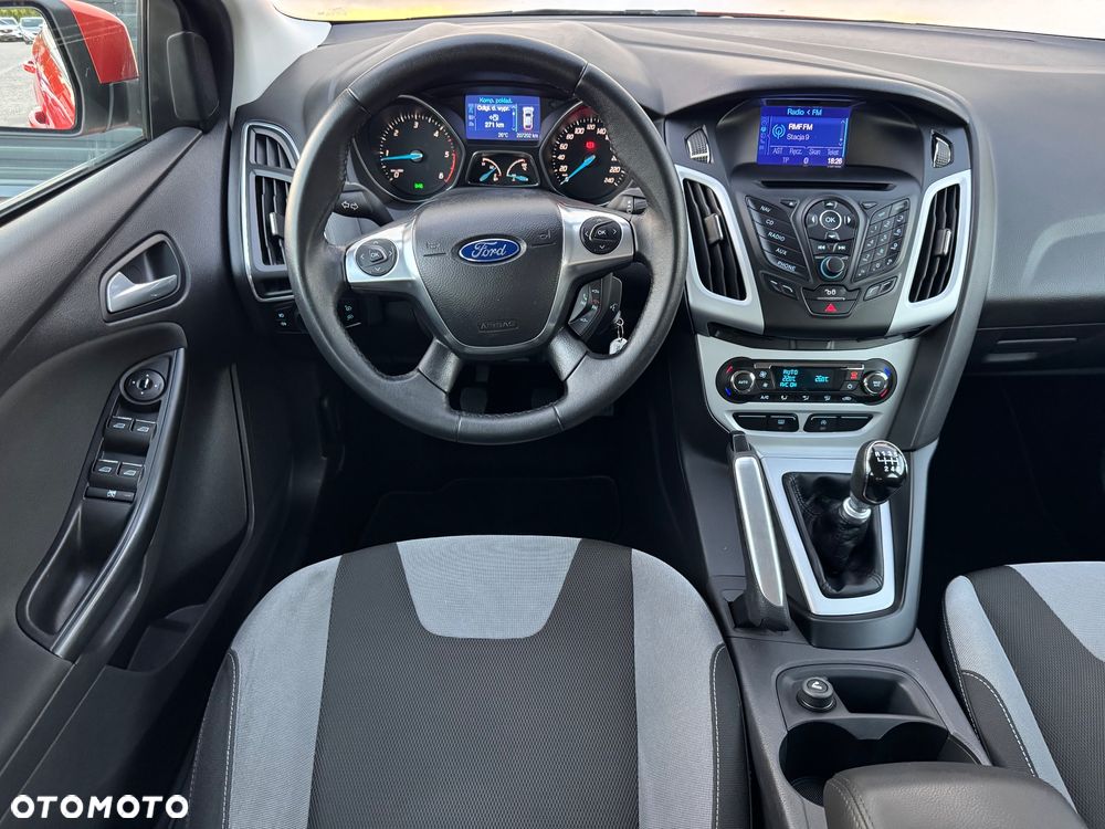 Ford Focus 1.6 TDCi DPF Champions Edition - 9