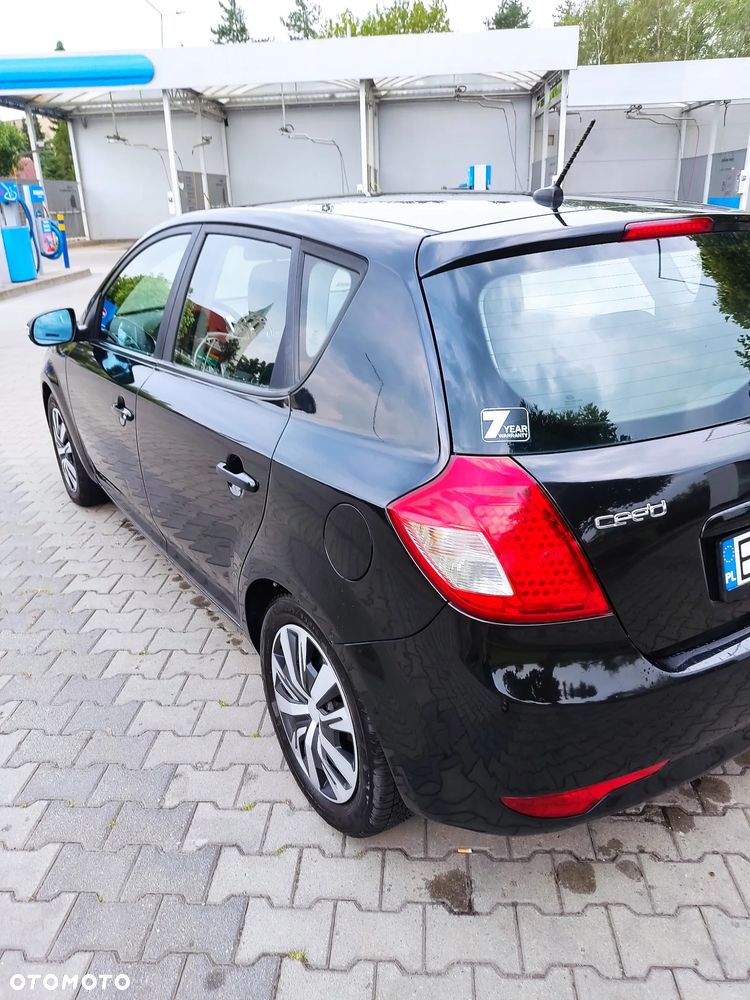 Kia Ceed 1.6 Crdi Comfort + - 3