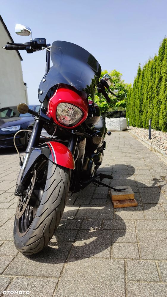 Suzuki Intruder - 22