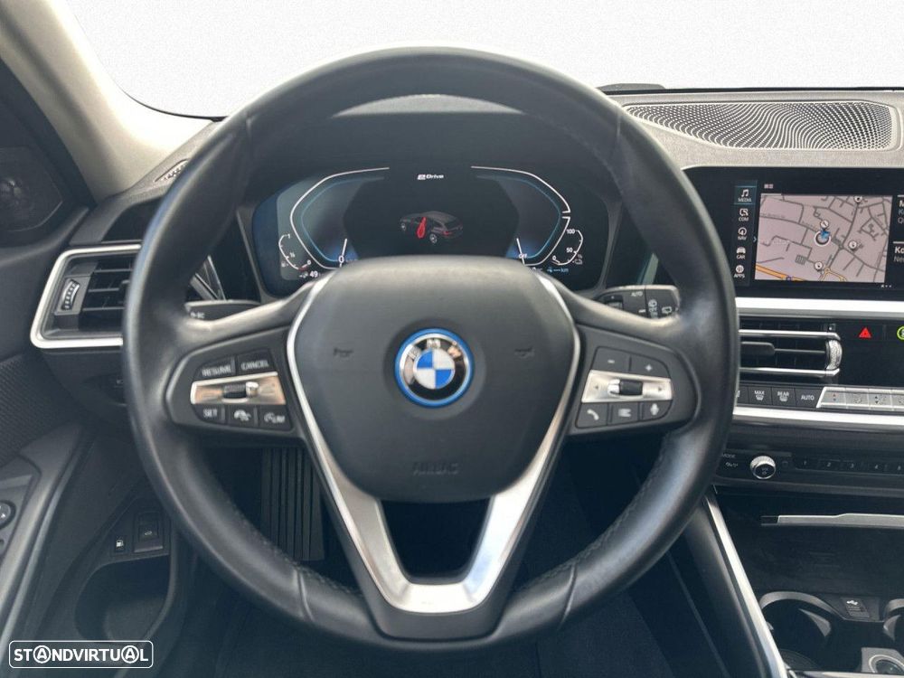 BMW 330 - 8