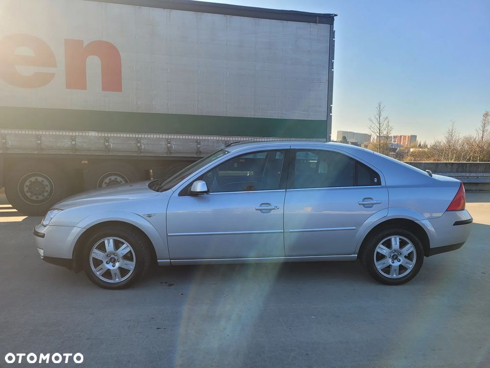 Ford Mondeo 1.8 Ghia - 3
