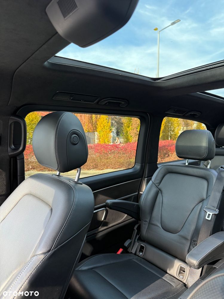 Mercedes-Benz Klasa V - 10