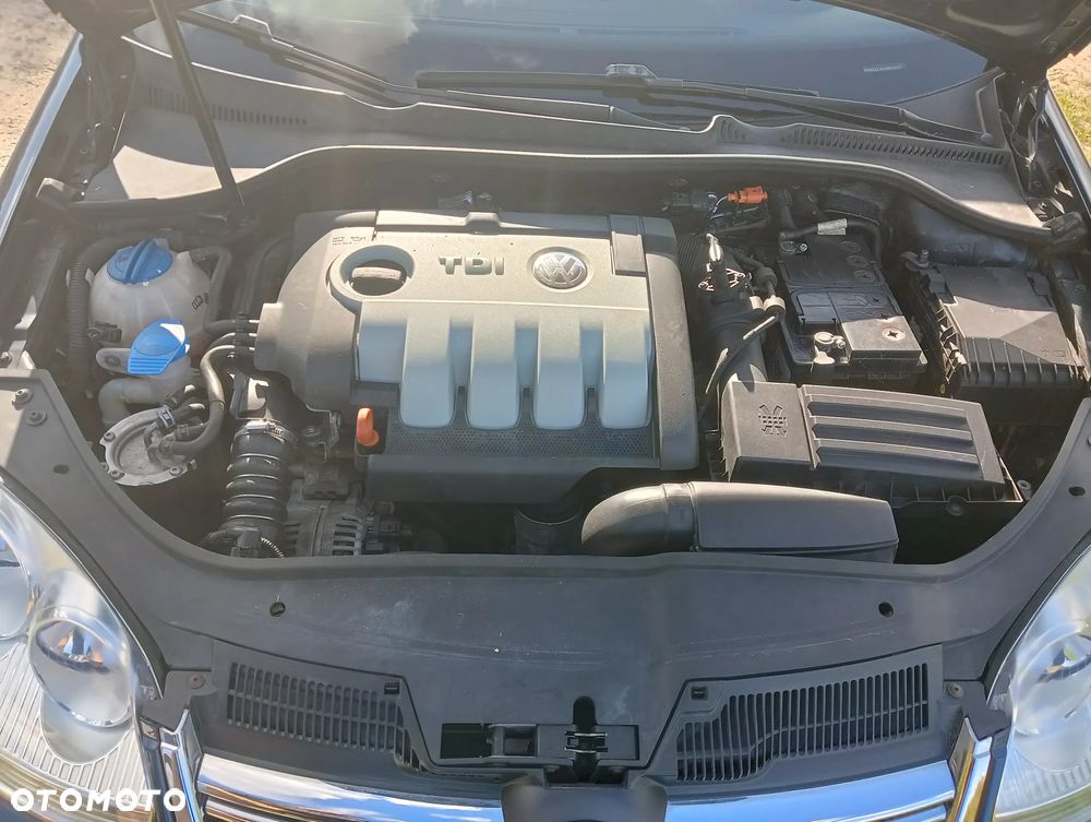 Volkswagen Jetta 1.9 TDI United - 11