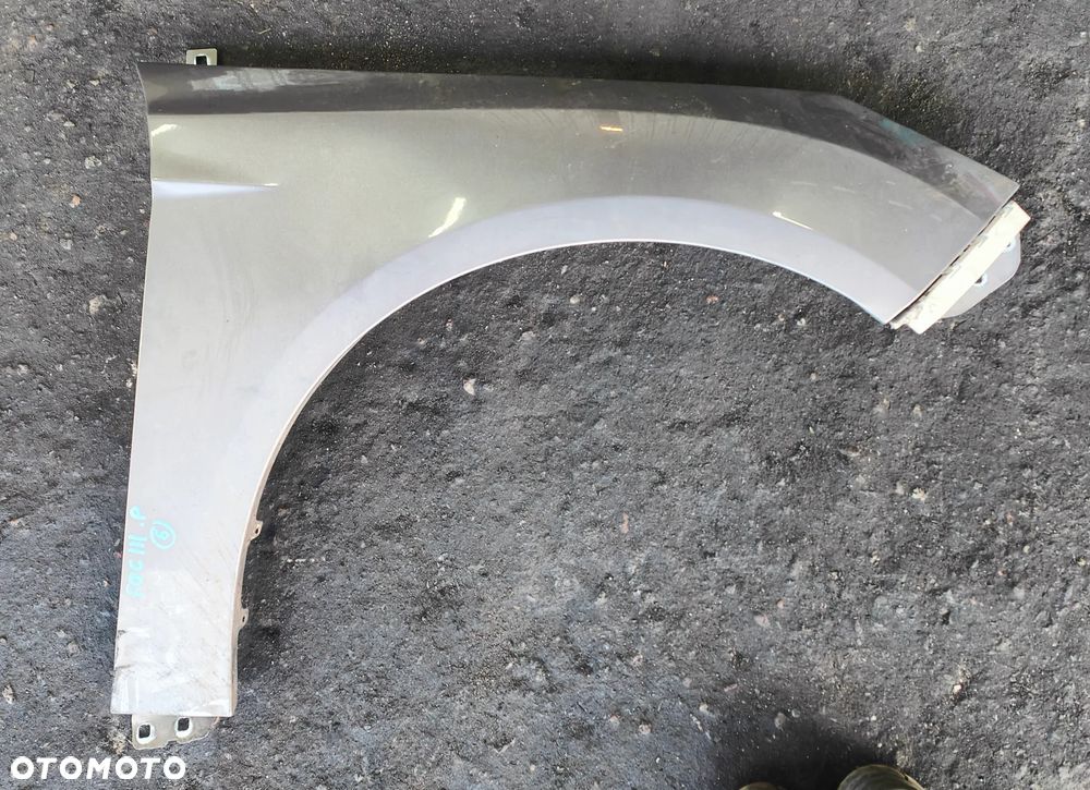 FORD FOCUS MK3 III 13r BŁOTNIK PRAWY PRZÓD PRZEDNI VB