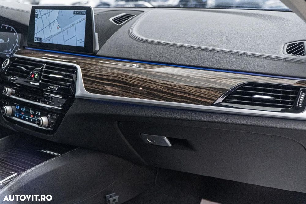 BMW Seria 5 530e iPerformance Aut. Luxury Line - 31