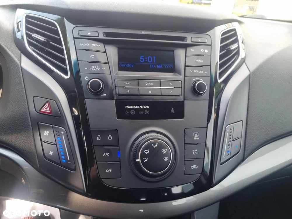 Hyundai i40 Kombi blue 1.6 Trend - 3