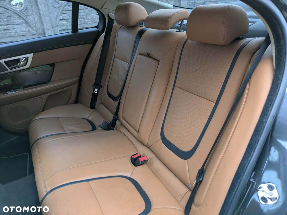 Jaguar XF 3.0 V6 D S Premium Luxury - 28