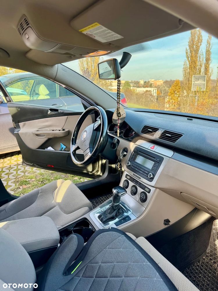Volkswagen Passat 2.0 TDI Comfortline DSG - 19