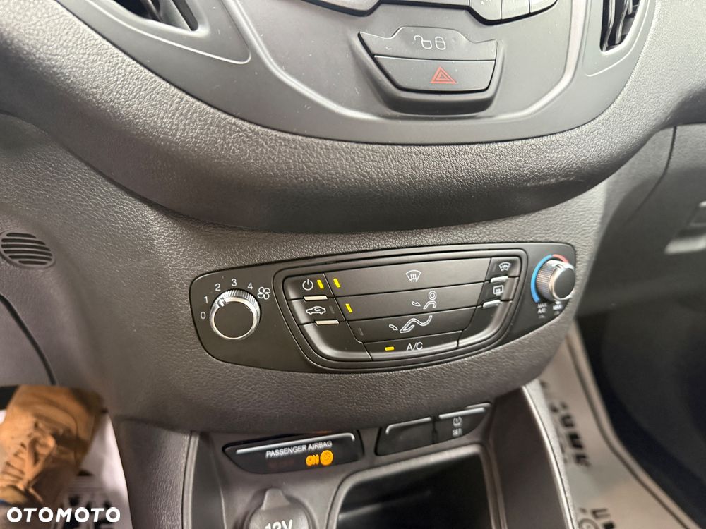 Ford Tourneo Courier - 15