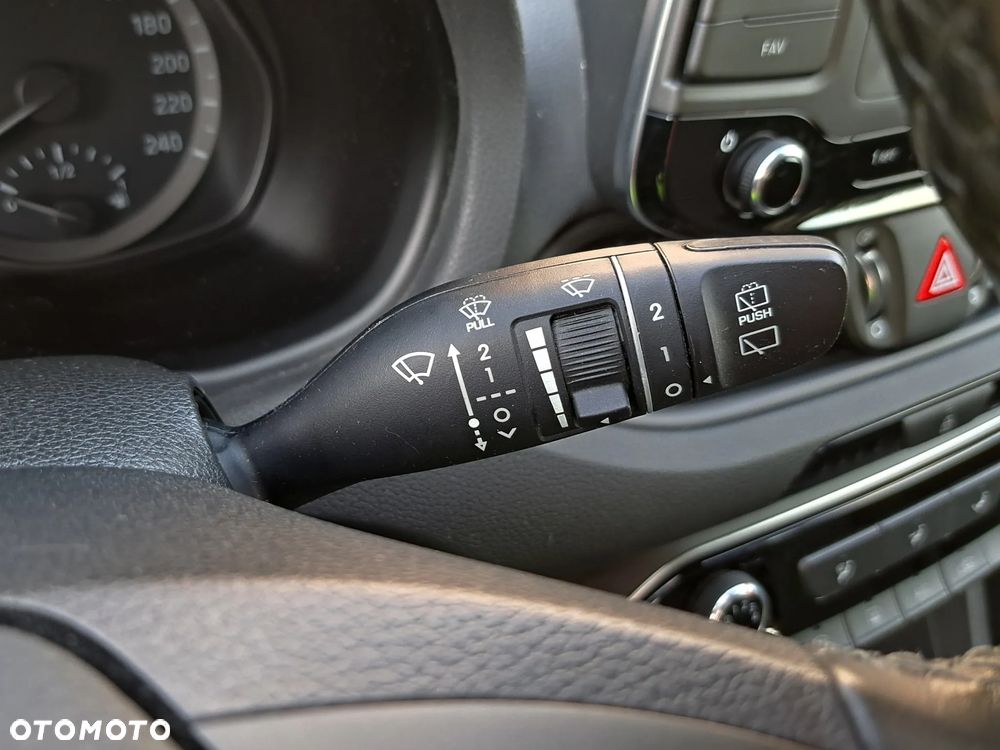 Hyundai i30 1.5 DPI Classic + - 26