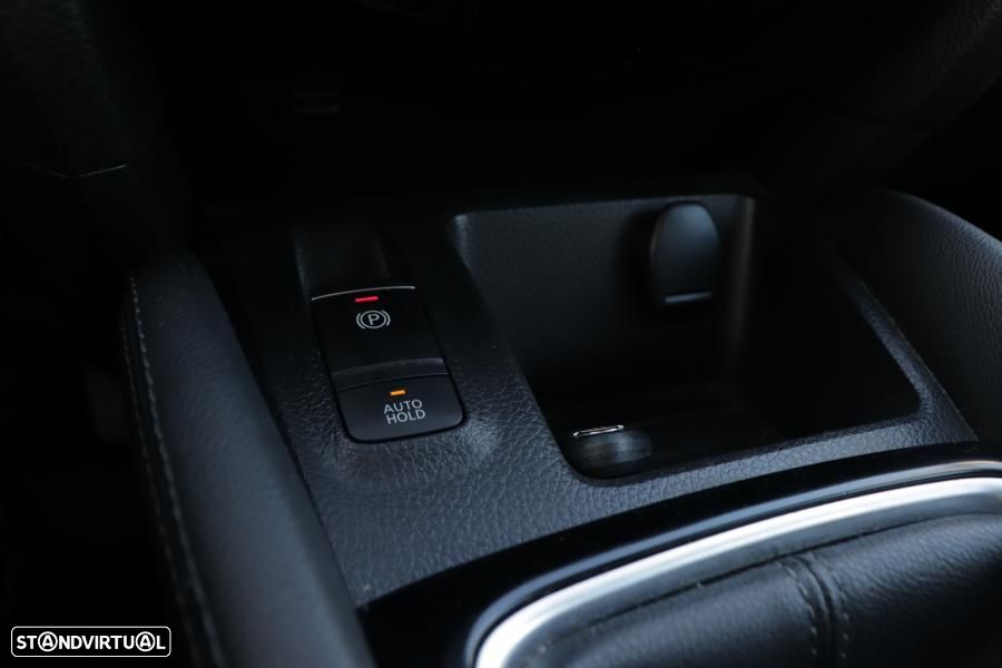 Nissan Qashqai 1.5 dCi N-Connecta 18 - 19