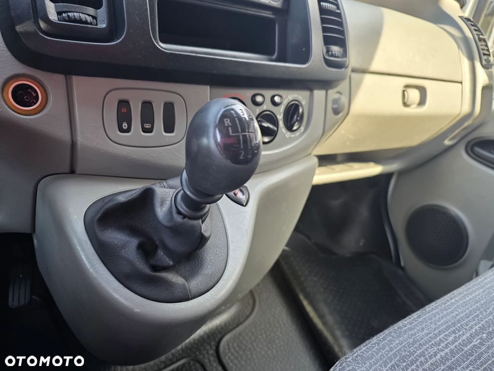 Opel VIVARO - 25