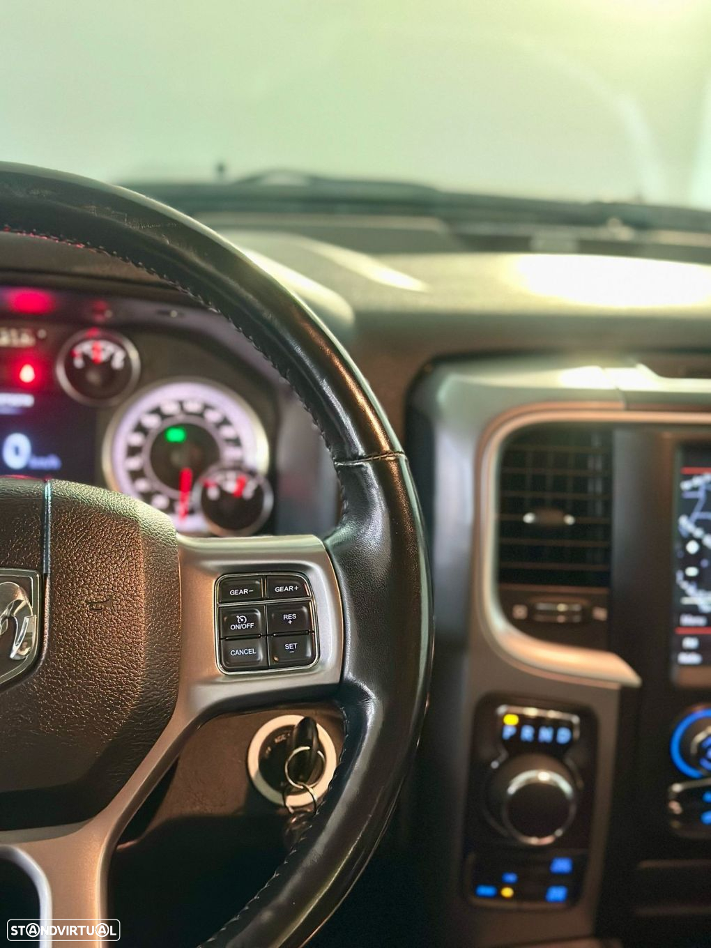 Dodge RAM 1500 5.7 V8 - 25