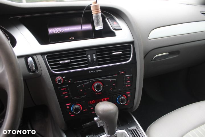 Audi A4 Limousine - 16