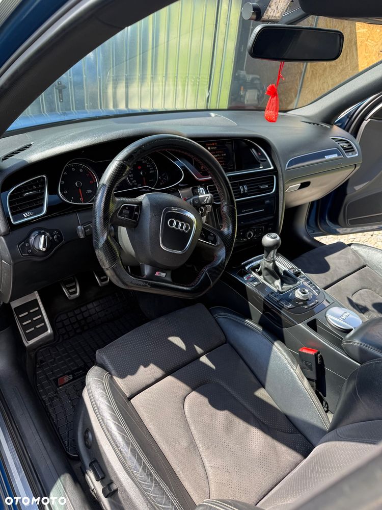 Audi A4 Avant 2.0 TFSI Quattro - 16