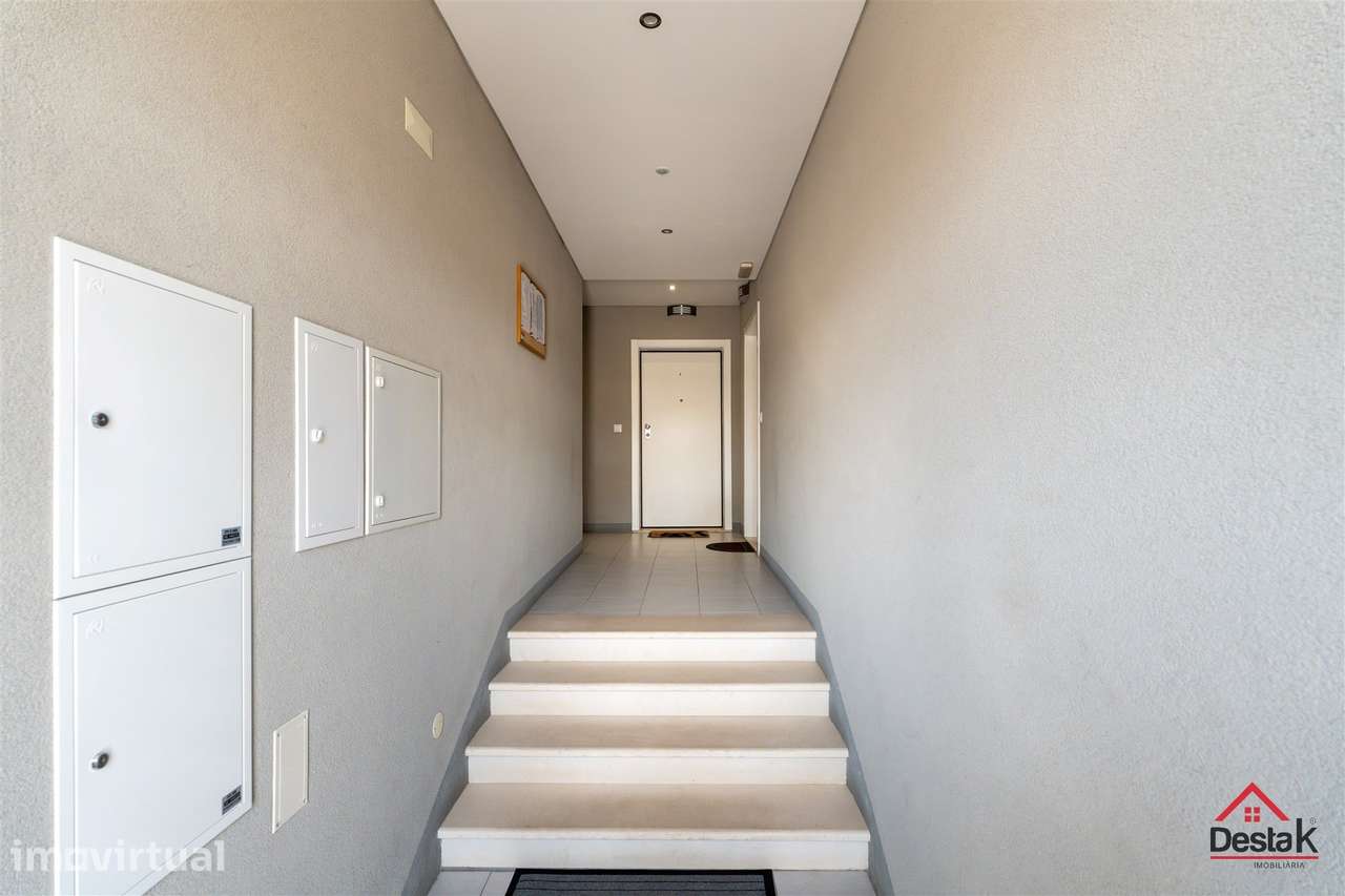Apartamento T3 Duplex na  venda na Avenida dos Ferroviários em Pinhal - Grande imagem: 2/28