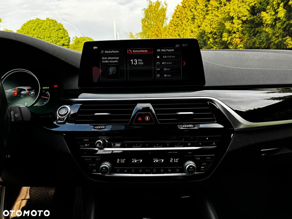 BMW Seria 5 520d Sport Line - 13