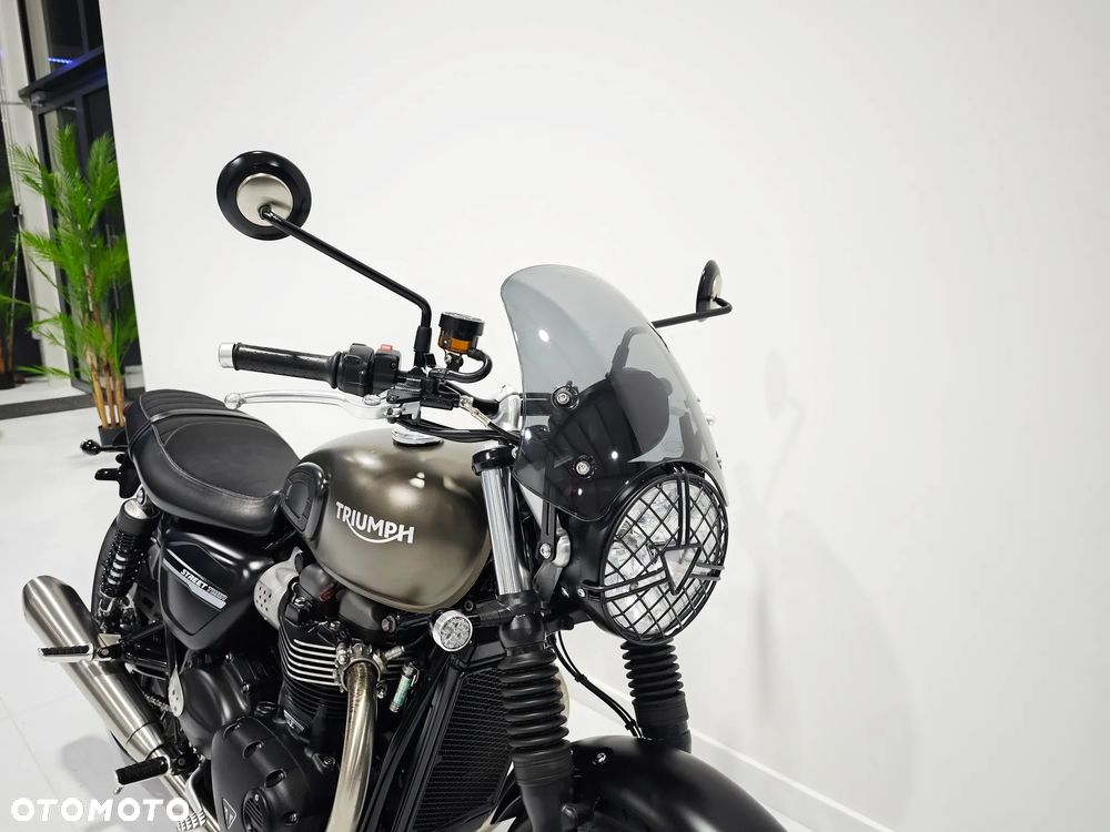 Triumph Bonneville - 7