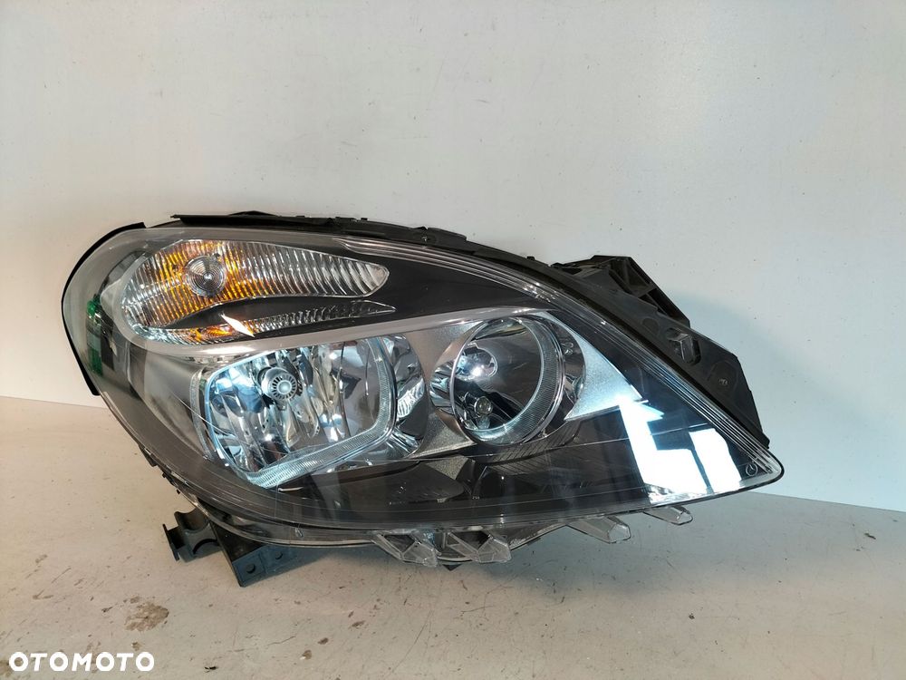 lampa przednia reflektor prawa mercedes b klasa w246 11-14 - 2