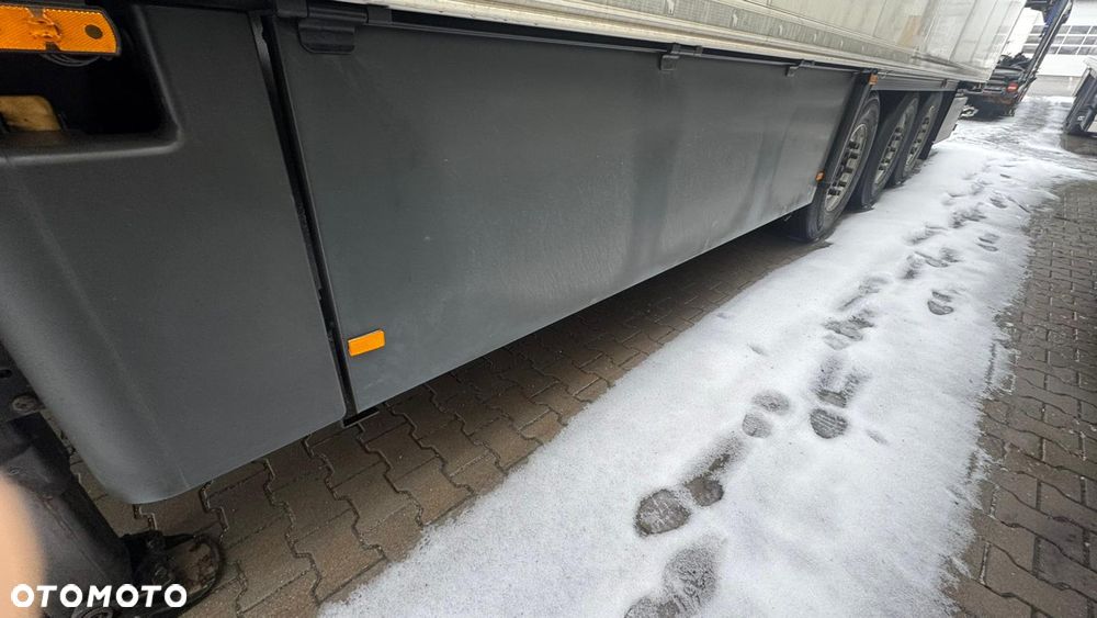 Schmitz Cargobull SKO24 - 11