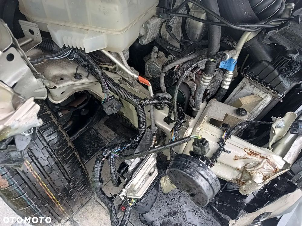 Ford Transit Courier - 8