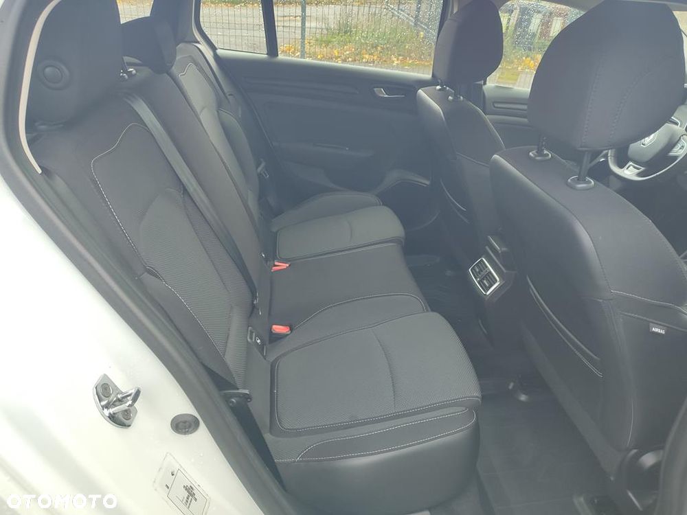 Renault Megane 1.5 Blue dCi Business - 11