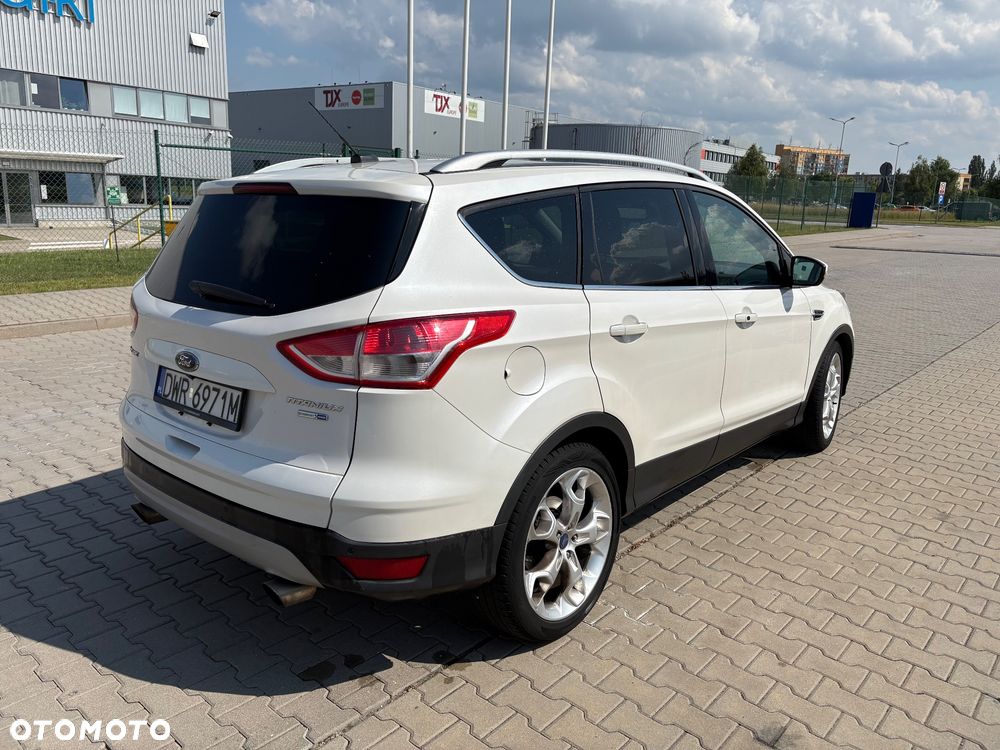 Ford Escape 2.0 EcoBoost AWD Titanium - 4