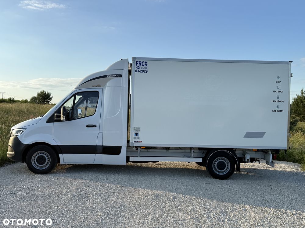 Mercedes-Benz Sprinter - 14