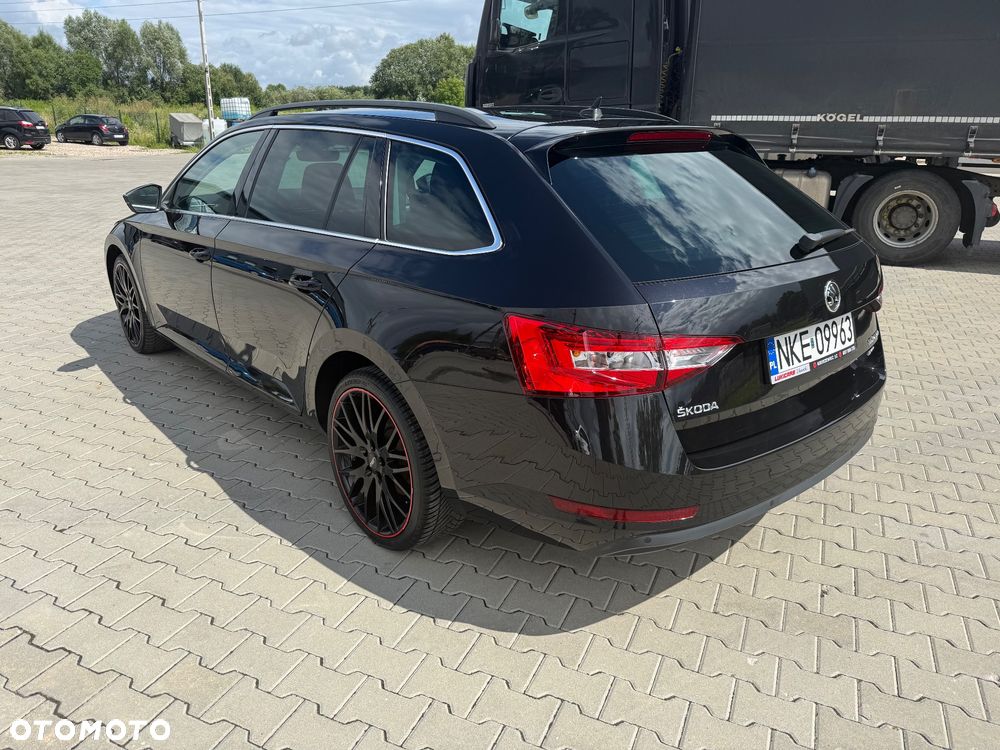 Skoda Superb 2.0 TDI 4x4 DSG Premium Edition - 6