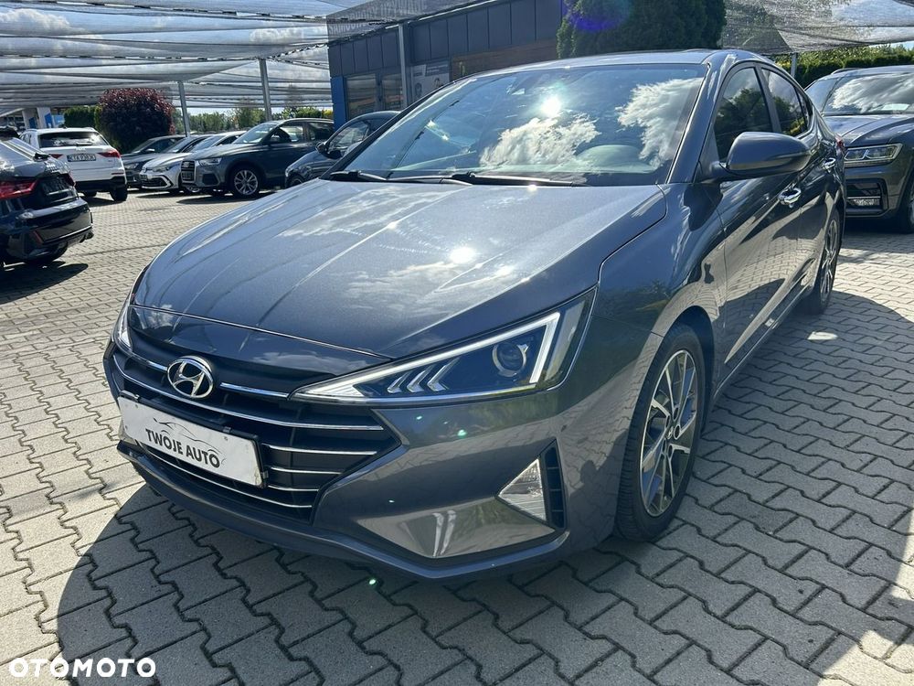Hyundai Elantra - 2