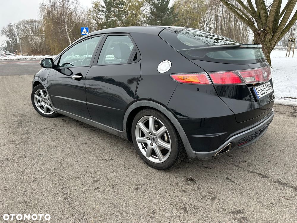 Honda Civic 1.8 Comfort - 23