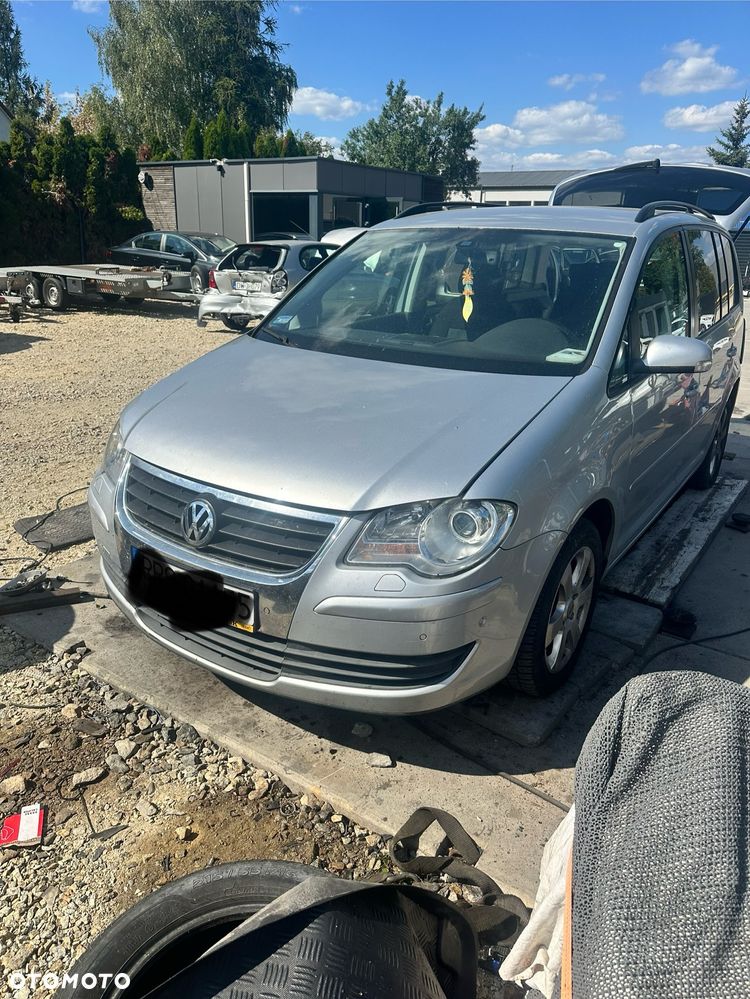 Touran lift przód kmpl la7w maska zderzak błotniki lampy pas