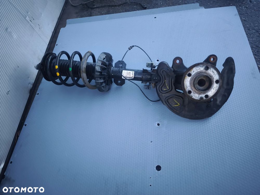 MacPherson amortyzator zwrotnica Vito w447 lewy przód a4473204538 - 2