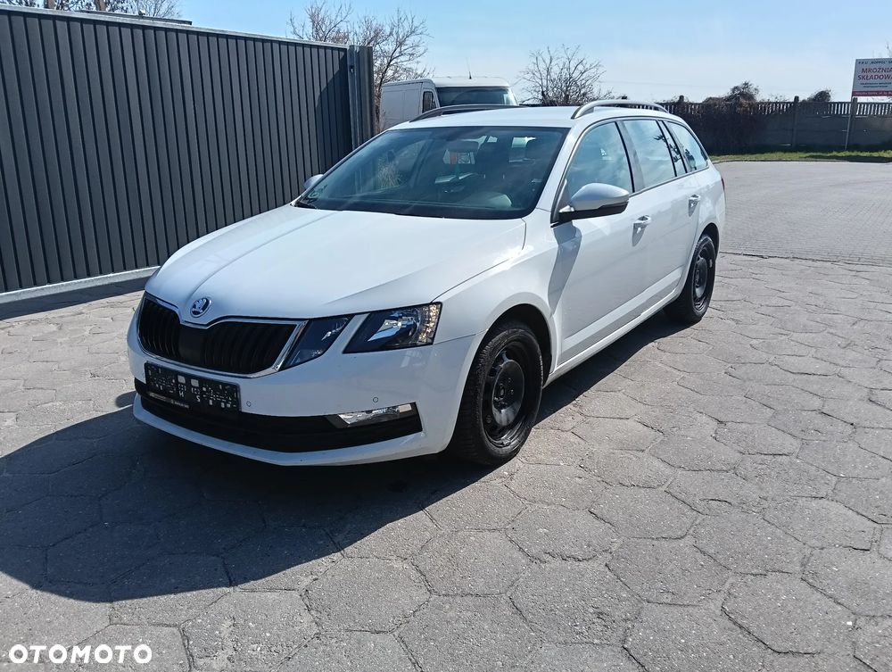 Skoda Octavia 1.6 TDI Premium Edition - 1