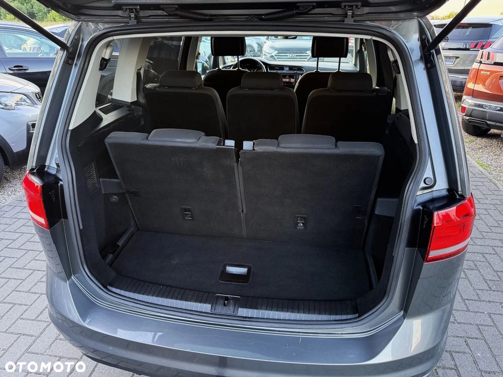 Volkswagen Touran 2.0 TDI SCR Comfortline - 10