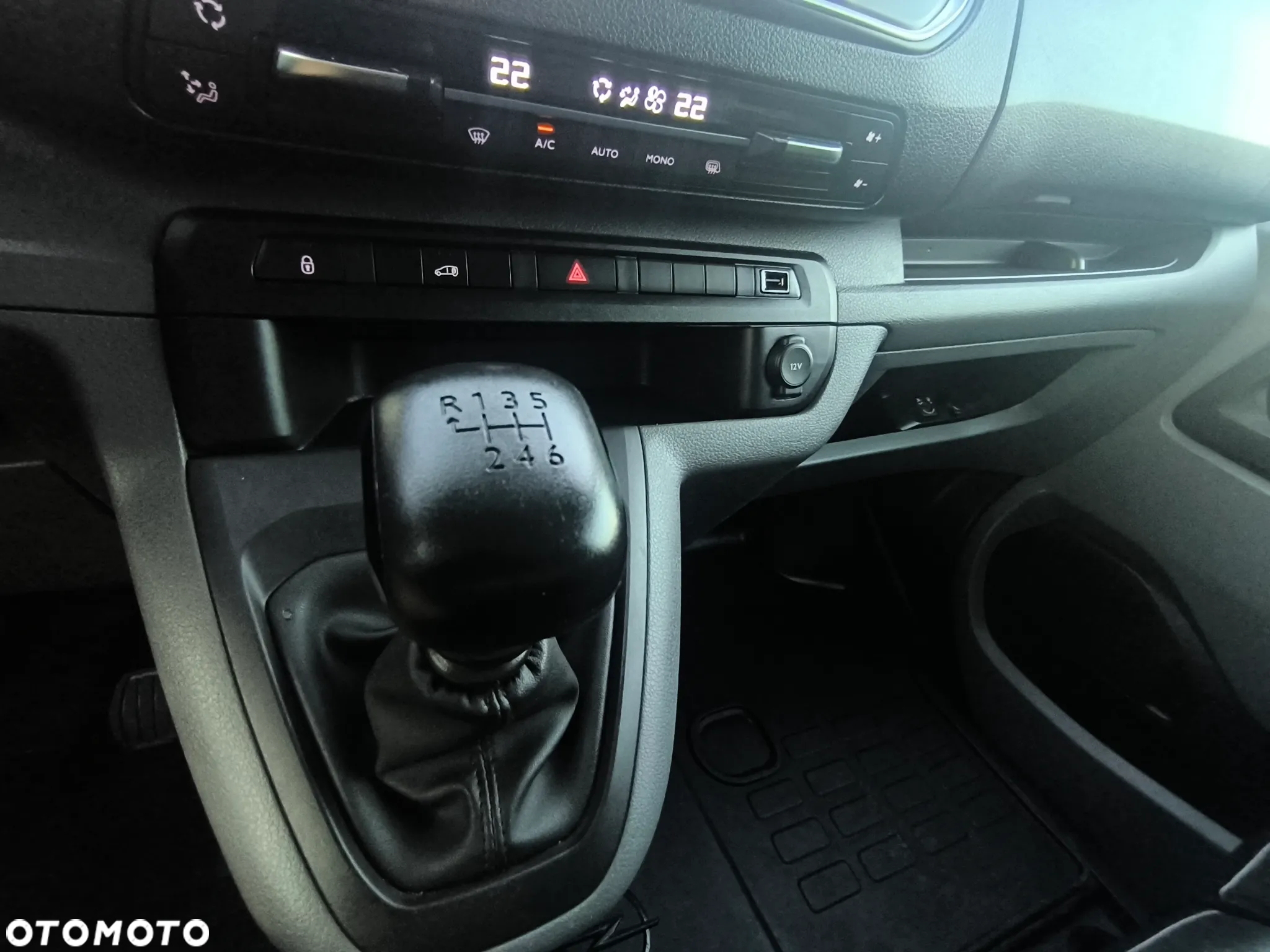 Opel VIVARO - 27
