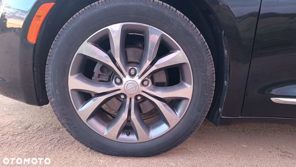 Chrysler Pacifica - 21