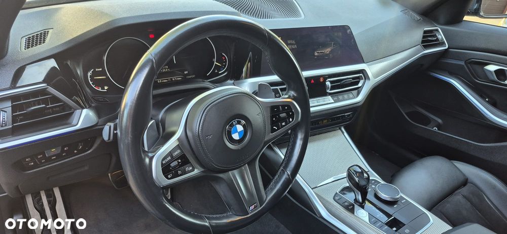 BMW Seria 3 330d xDrive - 22