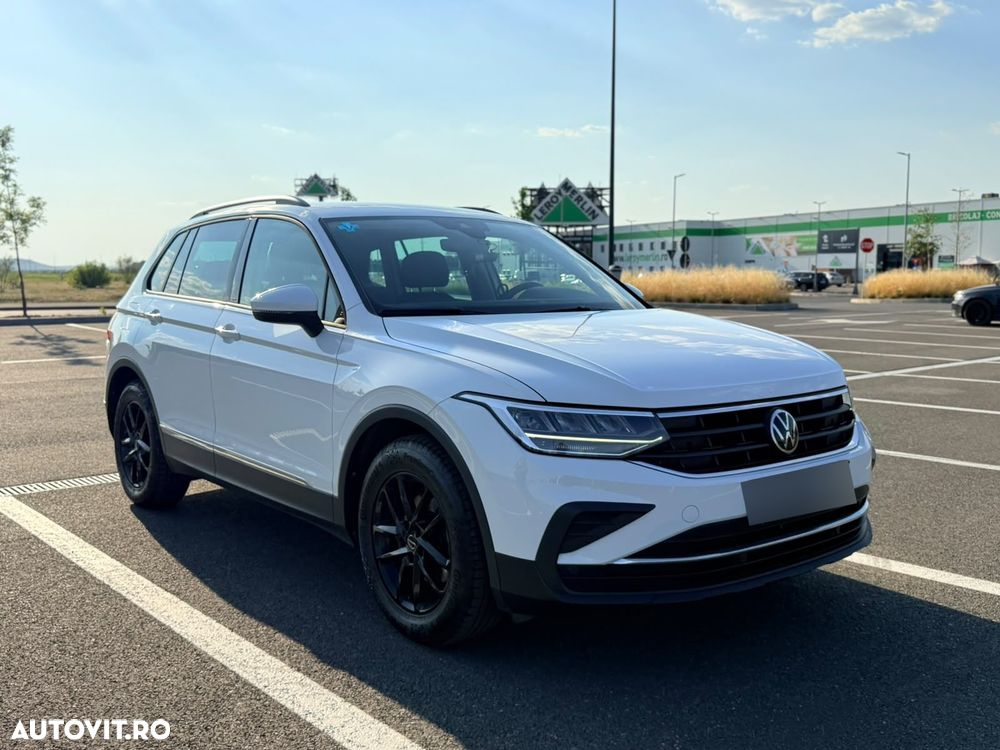 VOLKSWAGEN Tiguan