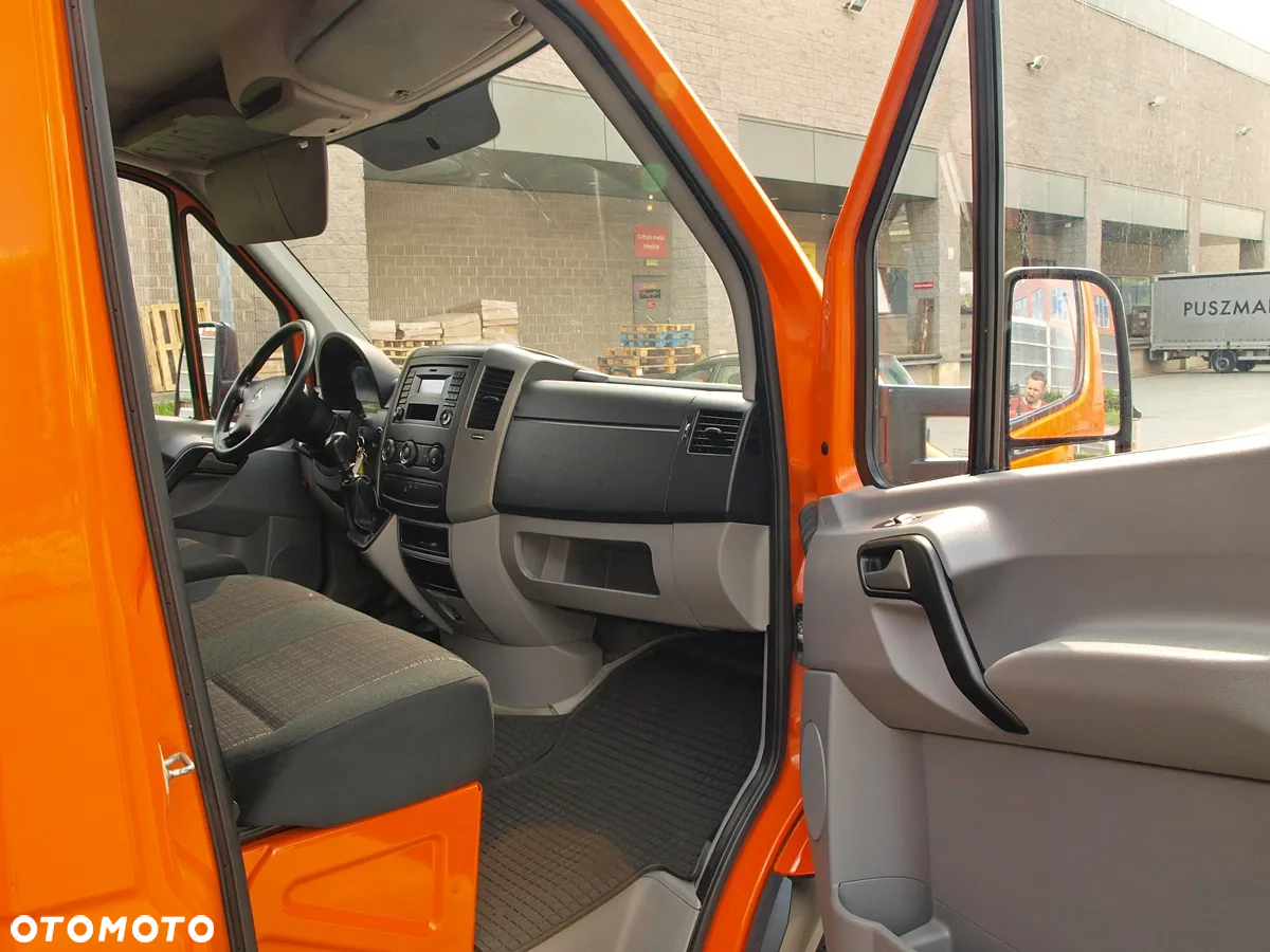 Mercedes-Benz Sprinter - 10