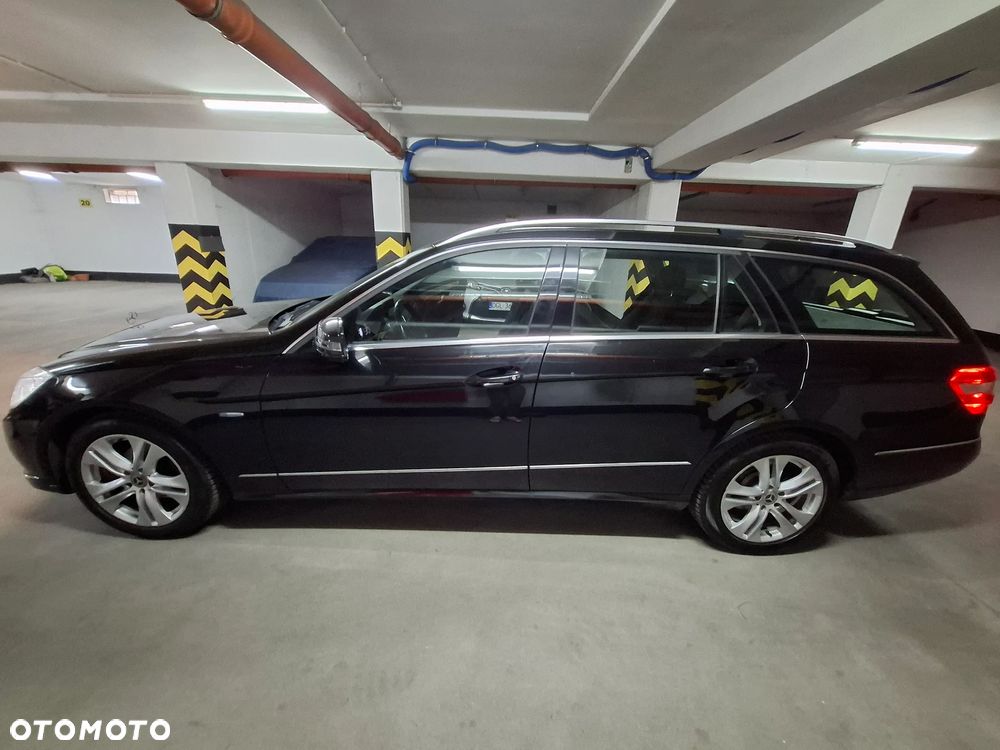 Mercedes-Benz Klasa E 200 T CGI BlueEFFICIENCY Automatik - 3