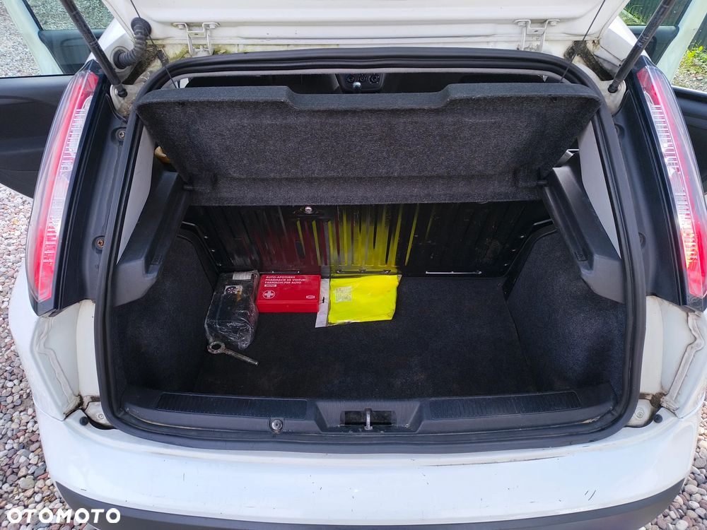 Fiat Punto Evo 1.4 8V Estiva Blue&Me - 17