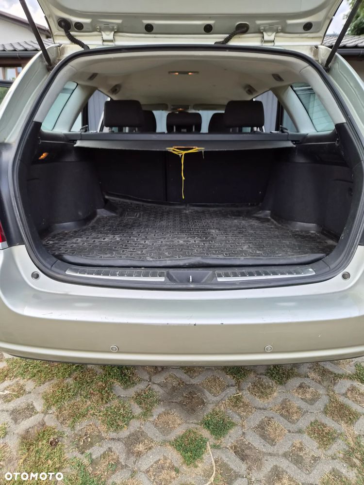 Toyota Avensis 2.0 VVT-i Sol - 26