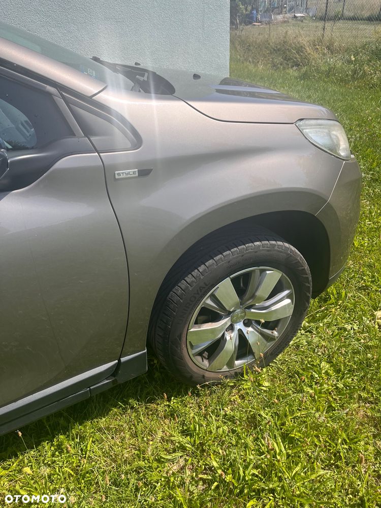 Peugeot 2008 1.2 Pure Tech Style S&S - 4