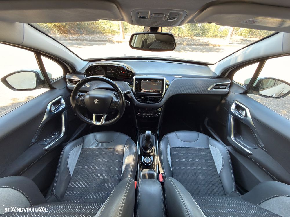 Peugeot 2008 1.2 PureTech Allure - 21
