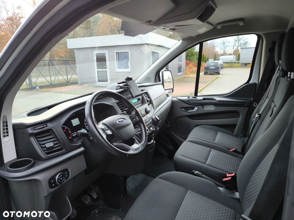 Ford TRANSIT CUSTOM - 17