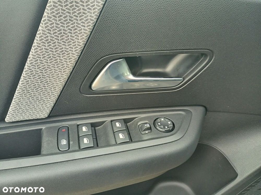 Citroën C4X 1.2 PureTech Plus S&S EAT8 - 17
